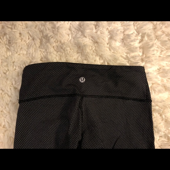 lululemon wunder under! - Picture 4 of 4